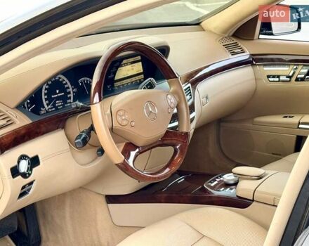 Черный Мерседес С Класс, объемом двигателя 4.7 л и пробегом 201 тыс. км за 12900 $, фото 18 на Automoto.ua