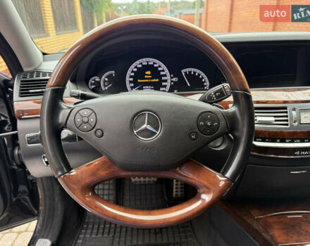 Черный Мерседес С Класс, объемом двигателя 4.66 л и пробегом 180 тыс. км за 15250 $, фото 17 на Automoto.ua
