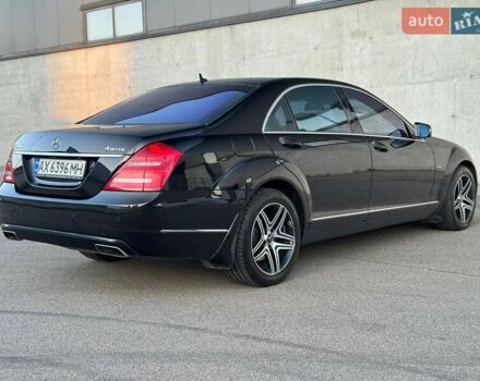 Черный Мерседес С Класс, объемом двигателя 4.66 л и пробегом 240 тыс. км за 13700 $, фото 13 на Automoto.ua