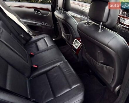 Чорний Мерседес С Клас, об'ємом двигуна 3 л та пробігом 211 тис. км за 23400 $, фото 60 на Automoto.ua