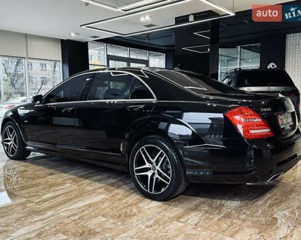 Черный Мерседес С Класс, объемом двигателя 4.7 л и пробегом 175 тыс. км за 24900 $, фото 14 на Automoto.ua