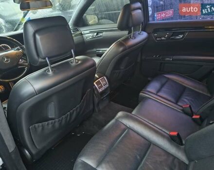 Черный Мерседес С Класс, объемом двигателя 4.66 л и пробегом 217 тыс. км за 16000 $, фото 6 на Automoto.ua