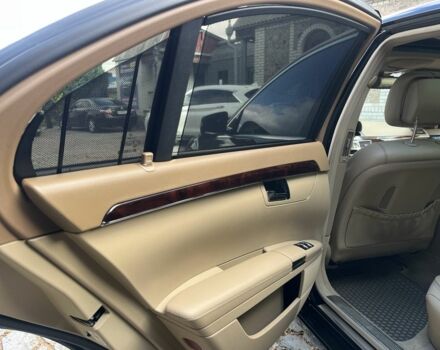 Чорний Мерседес С Клас, об'ємом двигуна 5.5 л та пробігом 223 тис. км за 18999 $, фото 18 на Automoto.ua