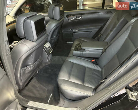 Черный Мерседес С Класс, объемом двигателя 4.7 л и пробегом 175 тыс. км за 24900 $, фото 43 на Automoto.ua