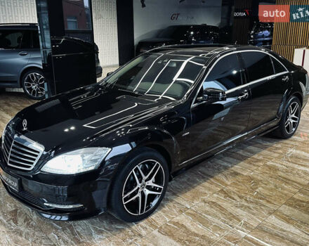 Черный Мерседес С Класс, объемом двигателя 4.7 л и пробегом 175 тыс. км за 24900 $, фото 16 на Automoto.ua