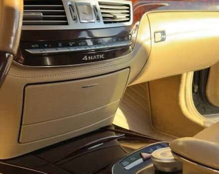 Черный Мерседес С Класс, объемом двигателя 5.46 л и пробегом 241 тыс. км за 16500 $, фото 4 на Automoto.ua