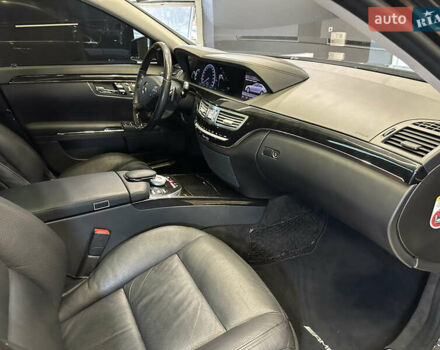 Черный Мерседес С Класс, объемом двигателя 4.7 л и пробегом 175 тыс. км за 24900 $, фото 59 на Automoto.ua