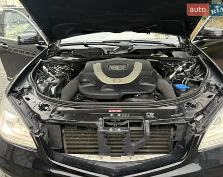 Черный Мерседес С Класс, объемом двигателя 5.5 л и пробегом 150 тыс. км за 17999 $, фото 62 на Automoto.ua