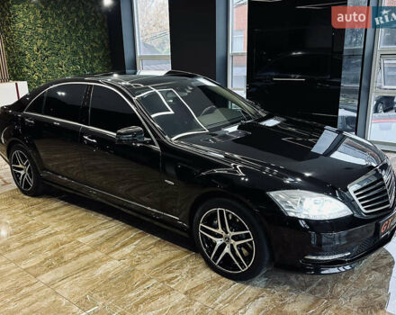 Черный Мерседес С Класс, объемом двигателя 4.7 л и пробегом 175 тыс. км за 24900 $, фото 6 на Automoto.ua