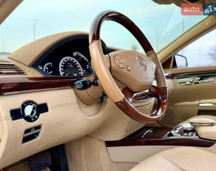 Черный Мерседес С Класс, объемом двигателя 4.7 л и пробегом 201 тыс. км за 12900 $, фото 48 на Automoto.ua