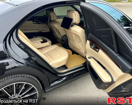 Черный Мерседес С Класс, объемом двигателя 4.7 л и пробегом 200 тыс. км за 17999 $, фото 9 на Automoto.ua