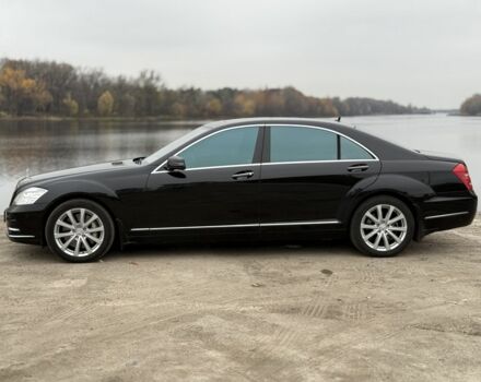 Черный Мерседес С Класс, объемом двигателя 4.7 л и пробегом 158 тыс. км за 12500 $, фото 3 на Automoto.ua