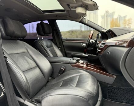 Черный Мерседес С Класс, объемом двигателя 4.7 л и пробегом 158 тыс. км за 12500 $, фото 23 на Automoto.ua