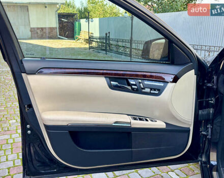 Черный Мерседес С Класс, объемом двигателя 3 л и пробегом 255 тыс. км за 24500 $, фото 11 на Automoto.ua