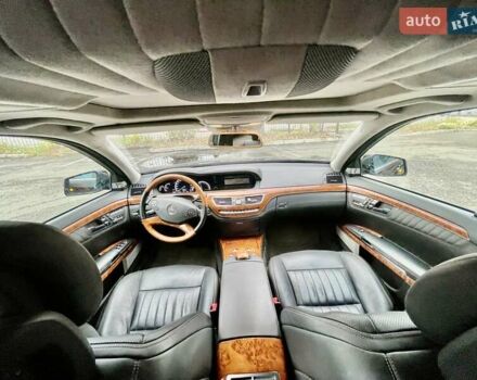 Чорний Мерседес С Клас, об'ємом двигуна 5.51 л та пробігом 98 тис. км за 25500 $, фото 22 на Automoto.ua