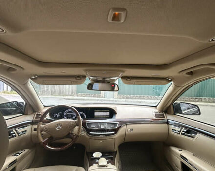 Черный Мерседес С Класс, объемом двигателя 5.5 л и пробегом 220 тыс. км за 18999 $, фото 7 на Automoto.ua