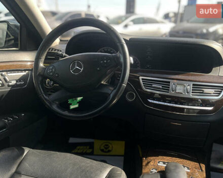 Черный Мерседес С Класс, объемом двигателя 3 л и пробегом 455 тыс. км за 16550 $, фото 9 на Automoto.ua