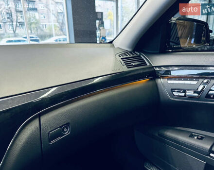 Черный Мерседес С Класс, объемом двигателя 4.7 л и пробегом 175 тыс. км за 24900 $, фото 32 на Automoto.ua