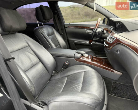 Черный Мерседес С Класс, объемом двигателя 4.66 л и пробегом 158 тыс. км за 12500 $, фото 27 на Automoto.ua