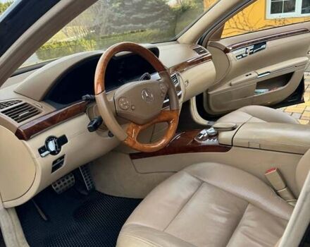 Черный Мерседес С Класс, объемом двигателя 4.6 л и пробегом 560 тыс. км за 15000 $, фото 8 на Automoto.ua