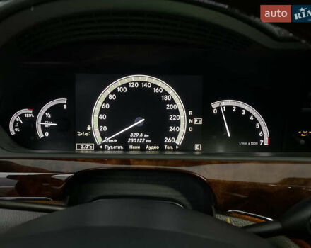 Черный Мерседес С Класс, объемом двигателя 5.5 л и пробегом 229 тыс. км за 16666 $, фото 22 на Automoto.ua