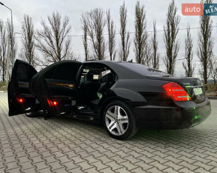 Черный Мерседес С Класс, объемом двигателя 5.5 л и пробегом 229 тыс. км за 16666 $, фото 44 на Automoto.ua