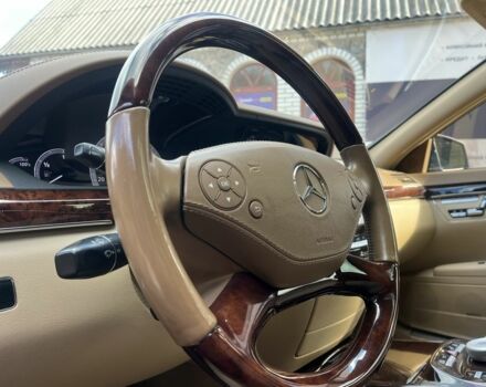 Чорний Мерседес С Клас, об'ємом двигуна 5.5 л та пробігом 223 тис. км за 18999 $, фото 14 на Automoto.ua