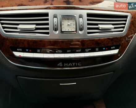 Черный Мерседес С Класс, объемом двигателя 4.66 л и пробегом 180 тыс. км за 15250 $, фото 18 на Automoto.ua