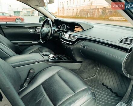 Черный Мерседес С Класс, объемом двигателя 4.7 л и пробегом 288 тыс. км за 12800 $, фото 38 на Automoto.ua
