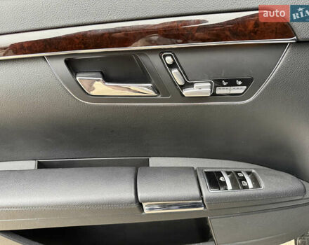 Черный Мерседес С Класс, объемом двигателя 4.66 л и пробегом 158 тыс. км за 12500 $, фото 20 на Automoto.ua