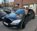 Черный Мерседес С Класс, объемом двигателя 4.7 л и пробегом 260 тыс. км за 16000 $, фото 1 на Automoto.ua
