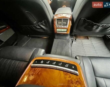 Чорний Мерседес С Клас, об'ємом двигуна 5.51 л та пробігом 98 тис. км за 25500 $, фото 30 на Automoto.ua