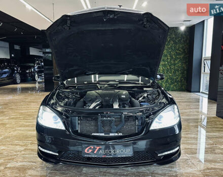 Черный Мерседес С Класс, объемом двигателя 4.7 л и пробегом 175 тыс. км за 24900 $, фото 62 на Automoto.ua