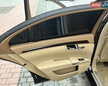 Черный Мерседес С Класс, объемом двигателя 5.5 л и пробегом 150 тыс. км за 17999 $, фото 29 на Automoto.ua