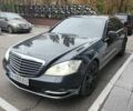 Чорний Мерседес С Клас, об'ємом двигуна 4.7 л та пробігом 257 тис. км за 15500 $, фото 3 на Automoto.ua