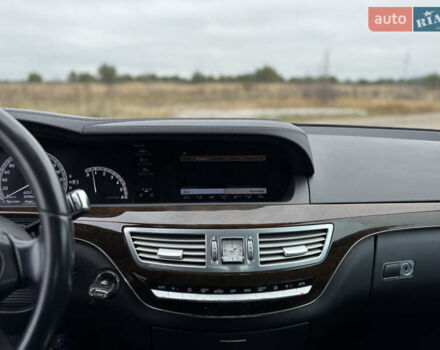 Черный Мерседес С Класс, объемом двигателя 3 л и пробегом 360 тыс. км за 17999 $, фото 23 на Automoto.ua