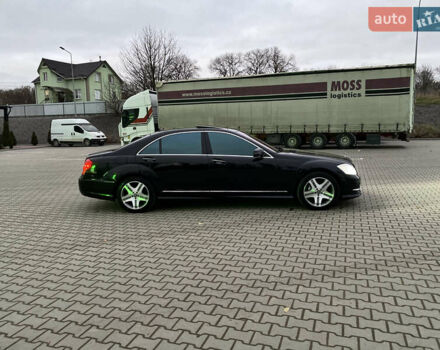 Черный Мерседес С Класс, объемом двигателя 5.5 л и пробегом 229 тыс. км за 16666 $, фото 49 на Automoto.ua