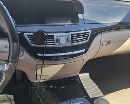 Черный Мерседес С Класс, объемом двигателя 5.46 л и пробегом 225 тыс. км за 16000 $, фото 20 на Automoto.ua