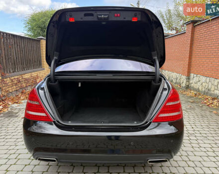 Черный Мерседес С Класс, объемом двигателя 4.66 л и пробегом 180 тыс. км за 15250 $, фото 6 на Automoto.ua