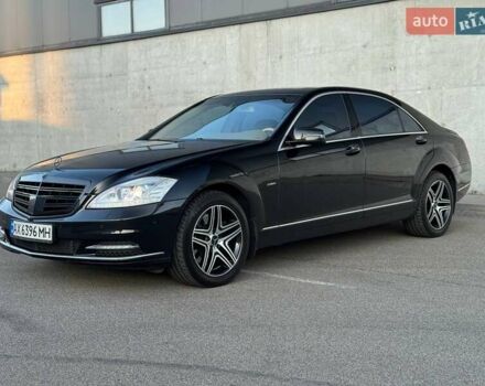 Черный Мерседес С Класс, объемом двигателя 4.66 л и пробегом 240 тыс. км за 13700 $, фото 5 на Automoto.ua