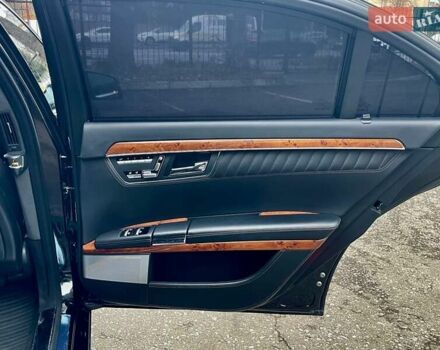 Чорний Мерседес С Клас, об'ємом двигуна 5.51 л та пробігом 98 тис. км за 25500 $, фото 26 на Automoto.ua