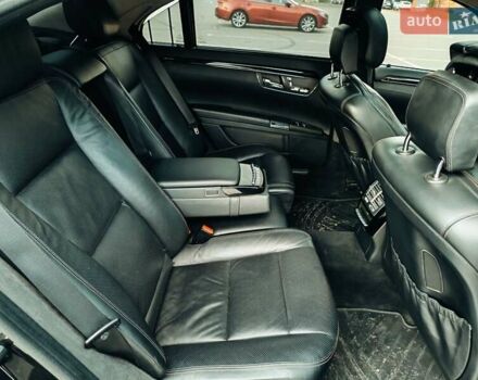 Черный Мерседес С Класс, объемом двигателя 4.7 л и пробегом 288 тыс. км за 12800 $, фото 39 на Automoto.ua