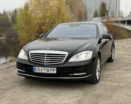 Черный Мерседес С Класс, объемом двигателя 4.7 л и пробегом 158 тыс. км за 12500 $, фото 1 на Automoto.ua