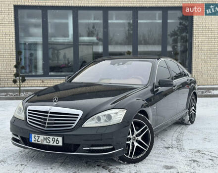 Чорний Мерседес С Клас, об'ємом двигуна 2.99 л та пробігом 368 тис. км за 14700 $, фото 10 на Automoto.ua