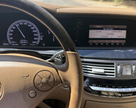 Черный Мерседес С Класс, объемом двигателя 4.7 л и пробегом 246 тыс. км за 19500 $, фото 18 на Automoto.ua