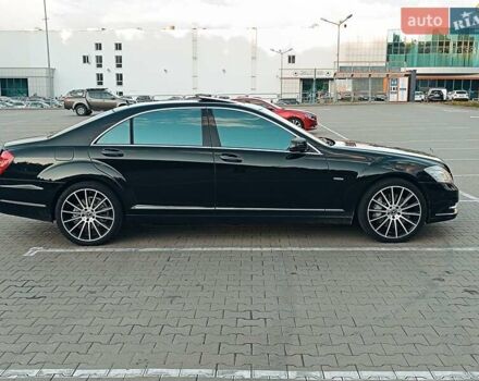 Черный Мерседес С Класс, объемом двигателя 4.7 л и пробегом 288 тыс. км за 12800 $, фото 18 на Automoto.ua