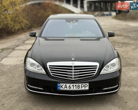 Черный Мерседес С Класс, объемом двигателя 4.66 л и пробегом 158 тыс. км за 12500 $, фото 11 на Automoto.ua