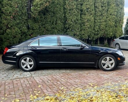 Чорний Мерседес С Клас, об'ємом двигуна 5.5 л та пробігом 223 тис. км за 18999 $, фото 1 на Automoto.ua