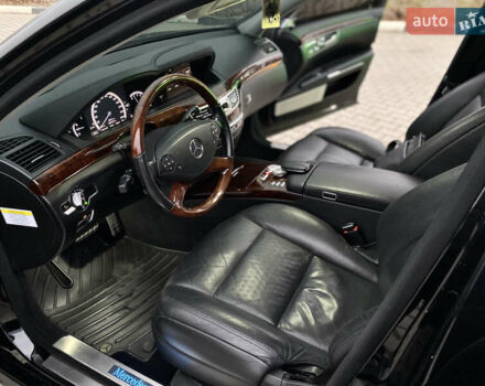 Черный Мерседес С Класс, объемом двигателя 5.5 л и пробегом 229 тыс. км за 16666 $, фото 15 на Automoto.ua