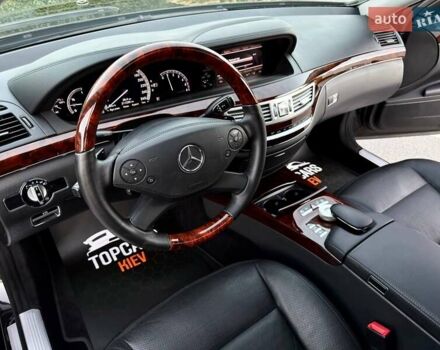 Чорний Мерседес С Клас, об'ємом двигуна 3 л та пробігом 211 тис. км за 23400 $, фото 30 на Automoto.ua